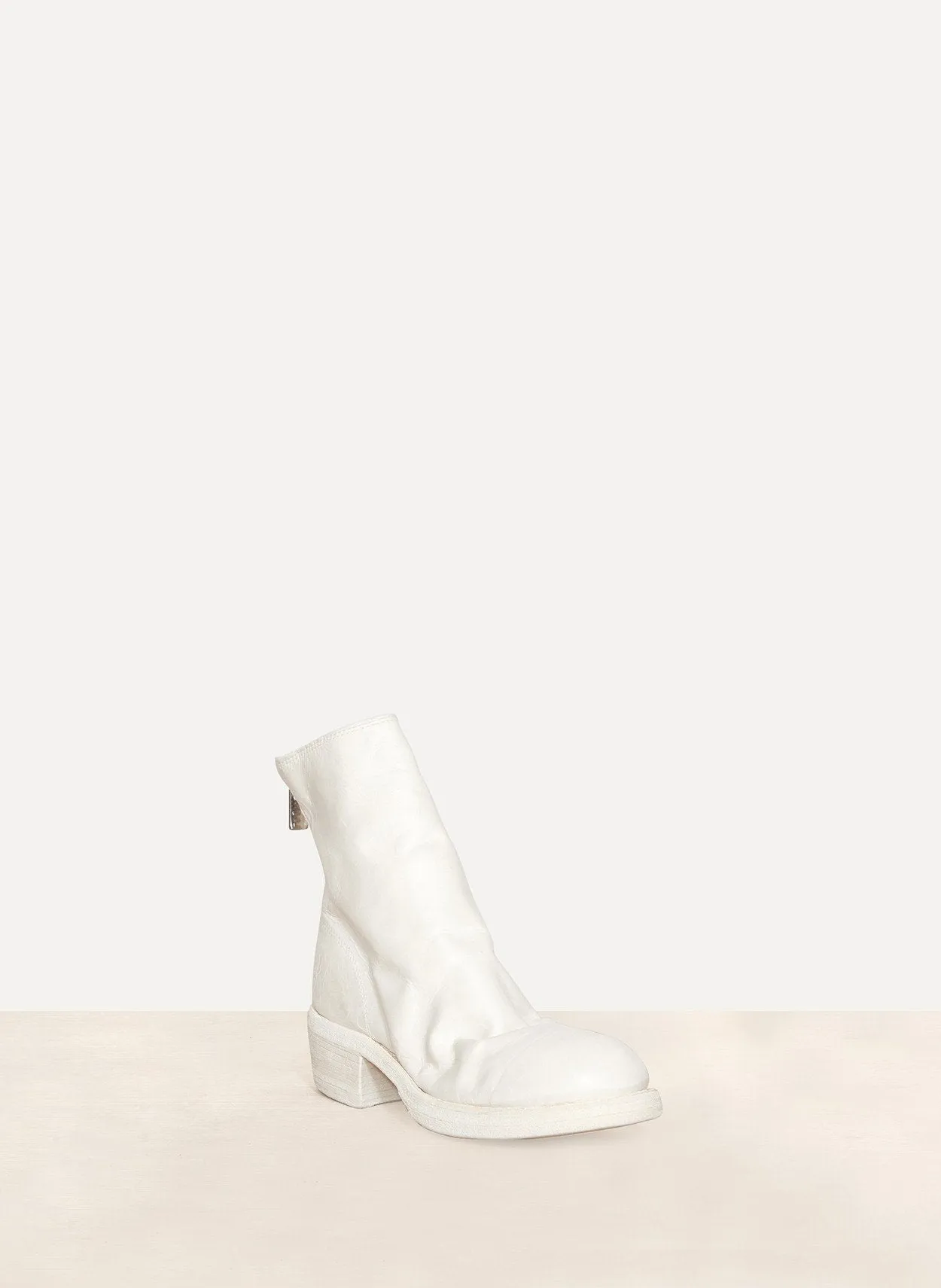 796Z Off White Full Grain Horse Back Zip Boots