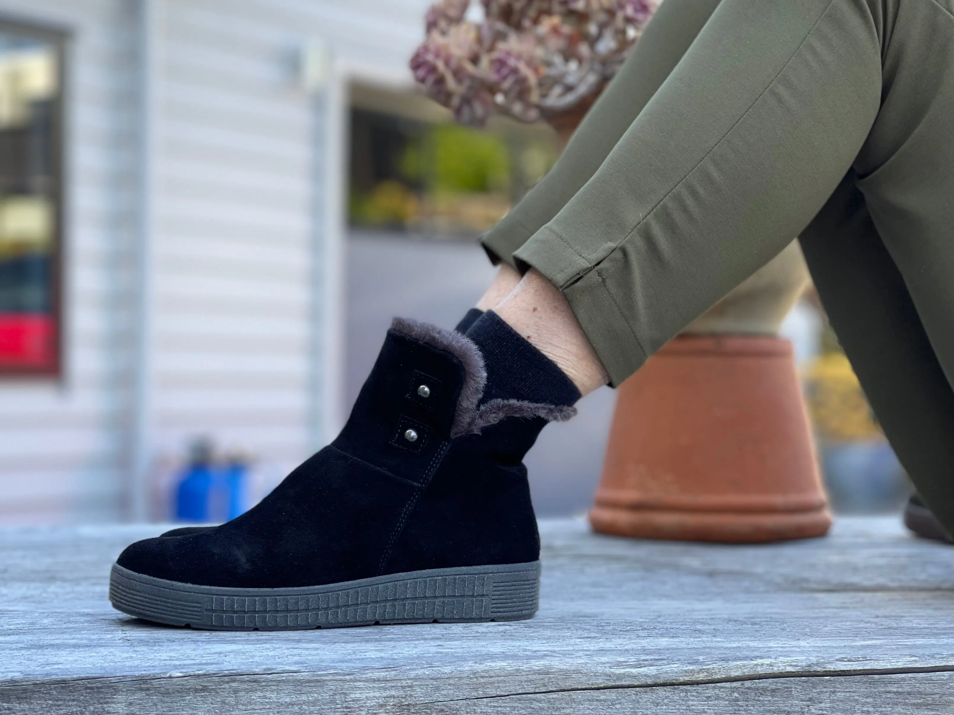 Aco Comfort Alvina available in 2 colours